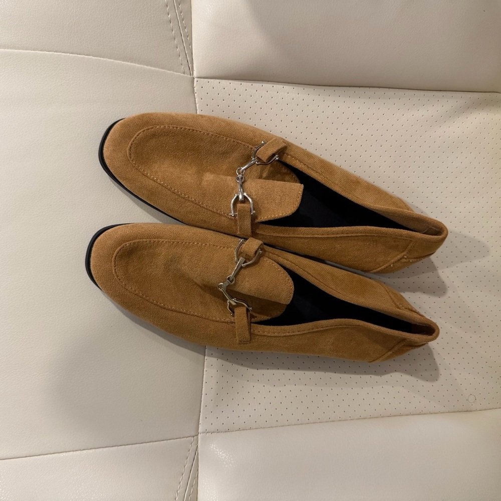 Women’s Loafers Size 9 - Picture 3 of 5
